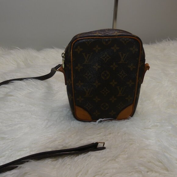 Louis Vuitton monogram Amazon crossbody bag with broken strap - Picture 3 of 8